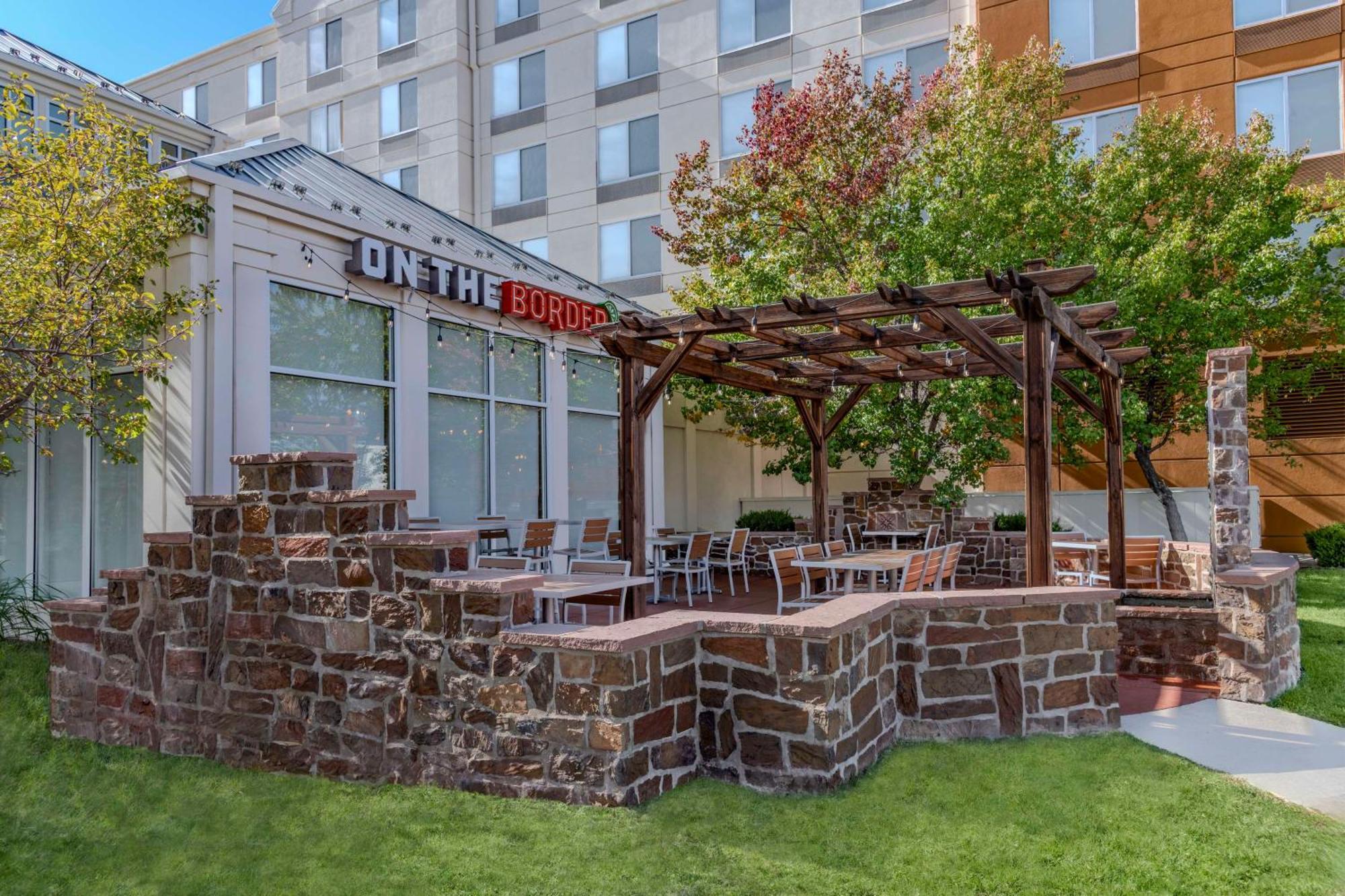 Hilton Garden Inn Denver Airport Aurora Exterior photo